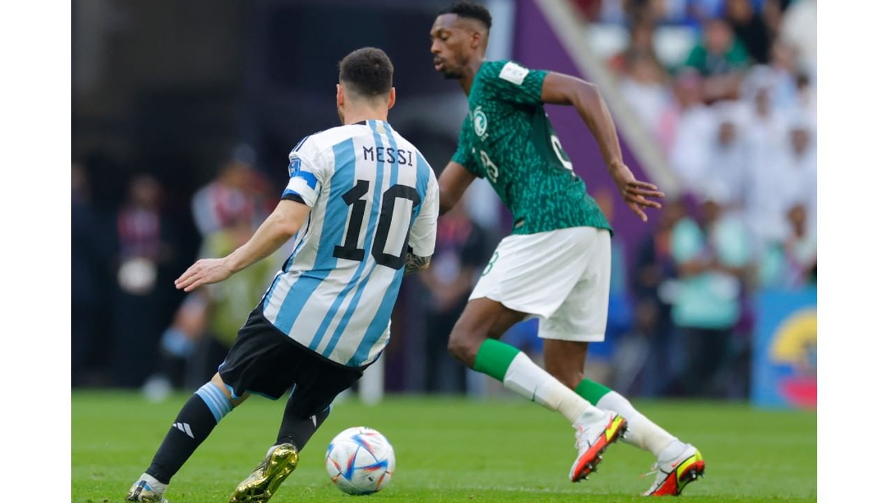 ৭ নম্বর গোল: গোলটি চলতি কাতার বিশ্বকাপে সৌদি আরবের বিরুদ্ধে। ম্যাচের ১০ মিনিটে পেনাল্টি থেকে গোল করেন মেসি। যদিও দিনটি আর্জেন্টিনার বিশ্বকাপ ইতিহাসের অন্যতম কালো দিন। (ছবি:টুইটার)