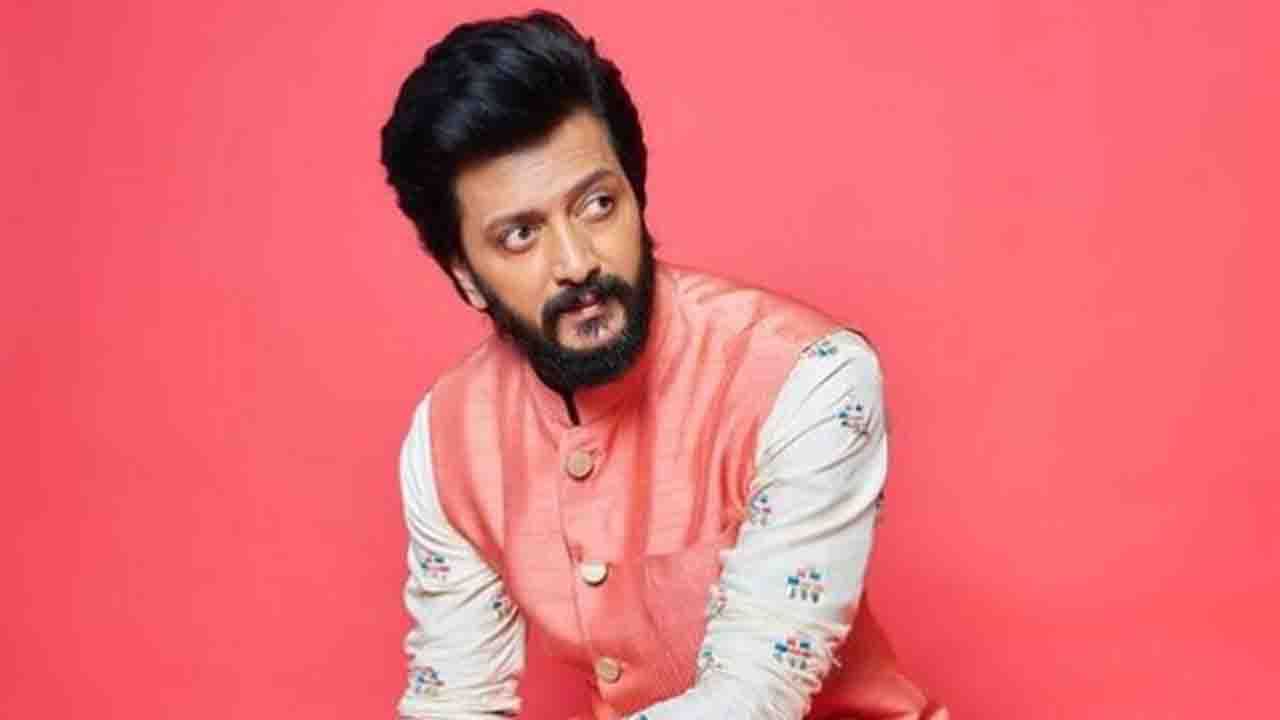 Riteish Deshmukh: মহালক্ষ্মীর মন্দিরের বাইরে সাংবাদিকদের প্রতি দেহরক্ষীদের চূড়ান্ত দুর্ব্যবহার, হাতাহাতি; ক্ষমা চাইলেন কি ঋতেশ দেশমুখ?