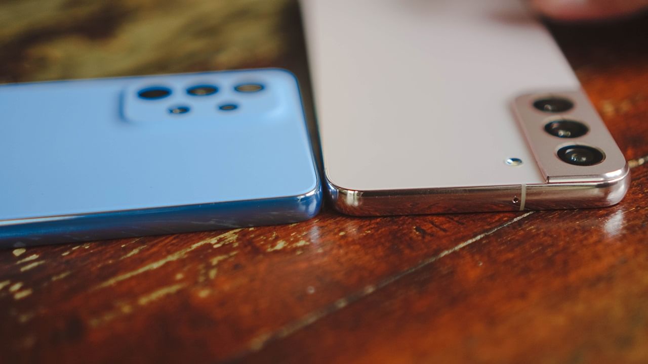 ফোনটির সেন্সর অপশনের মধ্যে রয়েছে, অ্যাক্সেলেরোমিটার, অ্যাম্বিয়েন্ট লাইট, জাইরোস্কোপ, ম্যাগনেটোমিটার, প্রক্সিমিটি এবং ফিঙ্গারপ্রিন্ট সেন্সর।