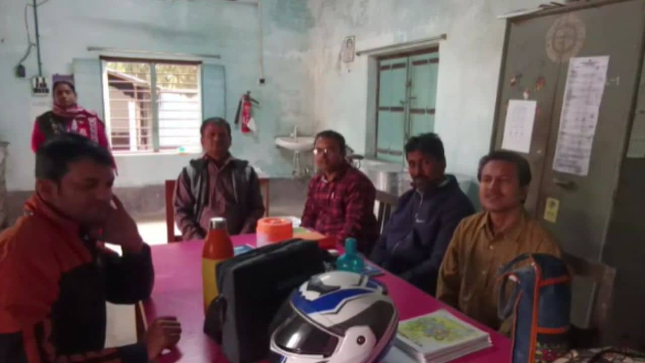 Teacher Scam: অযোগ্যর তালিকায় নাম নাদনঘাটের শিক্ষিকার, আসছেন না স্কুলেও; কী বলছেন সহকর্মীরা...