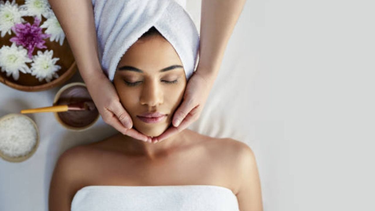 Oily skin care শীত পড়তেই নাজেহাল হচ্ছেন ওয়েলি স্কিন নিয়ে? রইল