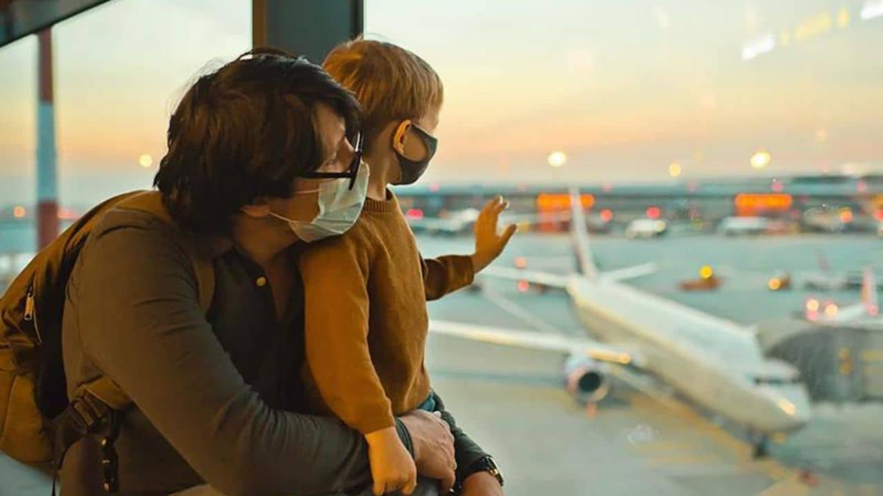 Travelling Tips: করোনার আতঙ্কেই বেড়াতে যাচ্ছেন! সংক্রমণ ঠেকাতে কী কী মাথায় রাখবেন?