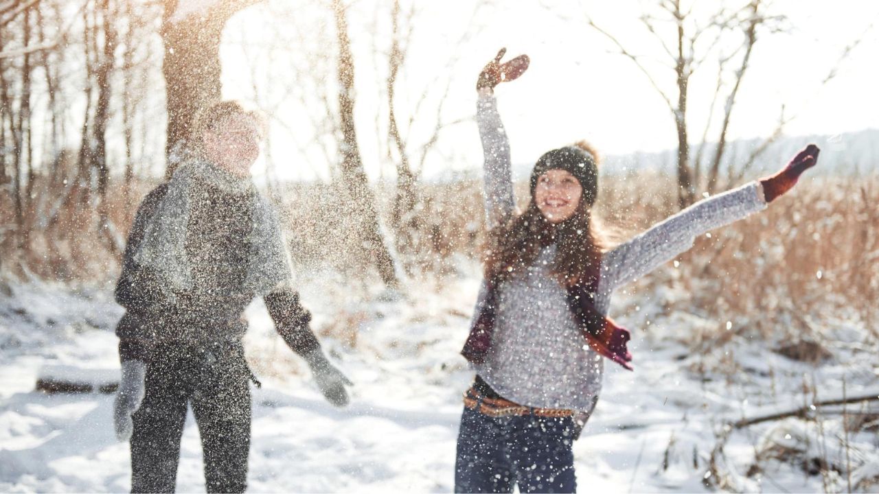 Winter Trip: এই শীতে পাহাড়ে বেড়াতে যাওয়ার প্ল্যান আছে? রোমাঞ্চকর ট্রিপ বানাতে এই ৪ জিনিস হাতছাড়া করবেন না