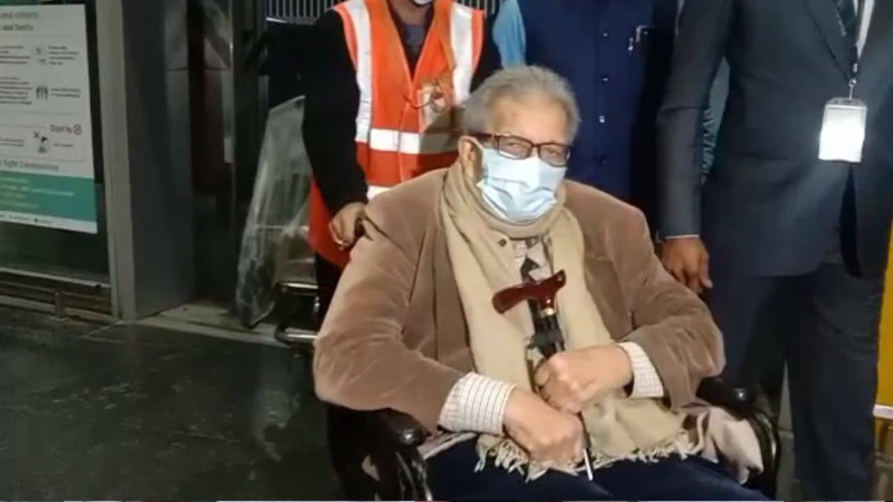 Amartya Sen: পঞ্চায়েত ভোট নিয়ে প্রশ্ন, বিদেশ থেকে কলকাতায় পা রেখে কী বললেন অমর্ত্য সেন?