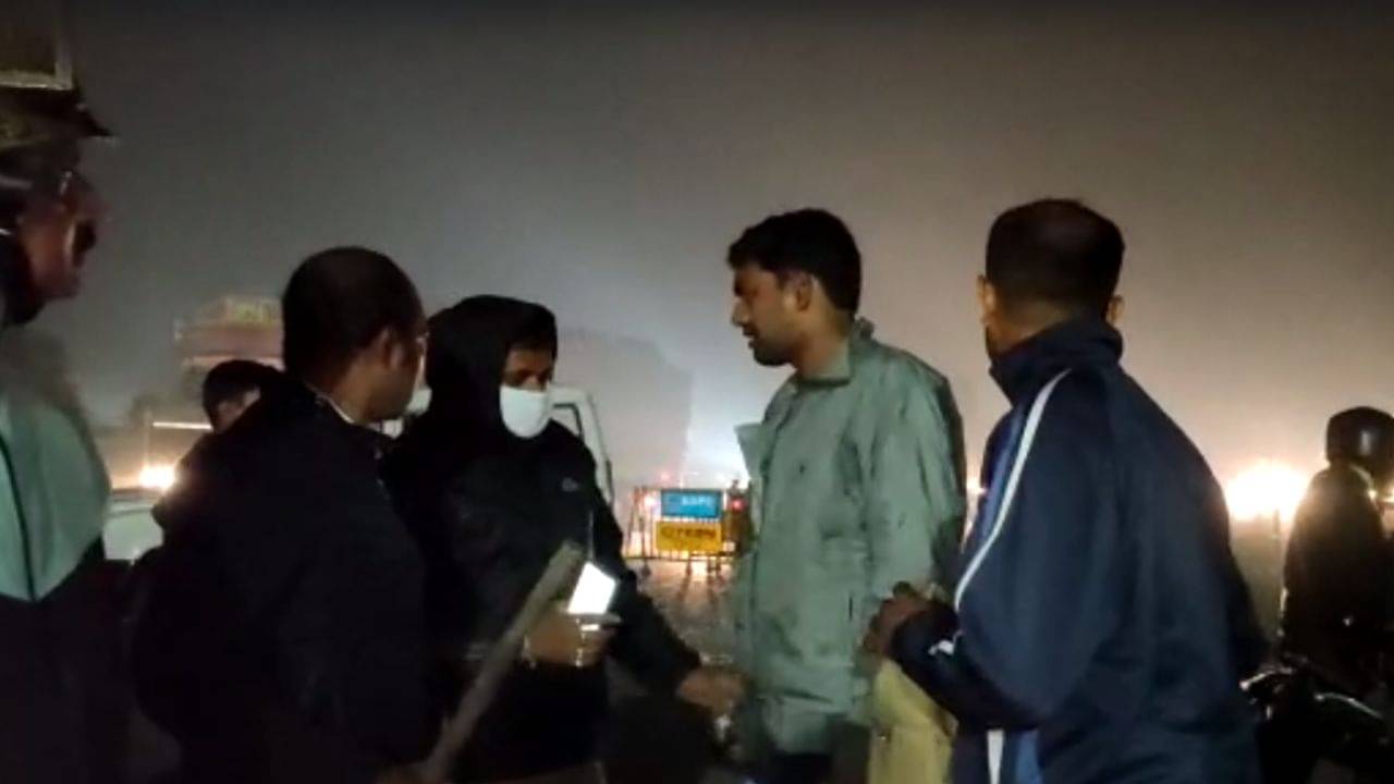 Clash near Jharkhand: পুলিশের গাড়িতেই ভাঙচুর! ঝাড়খণ্ড সীমান্তে আহত হলেন পুলিশকর্মীও