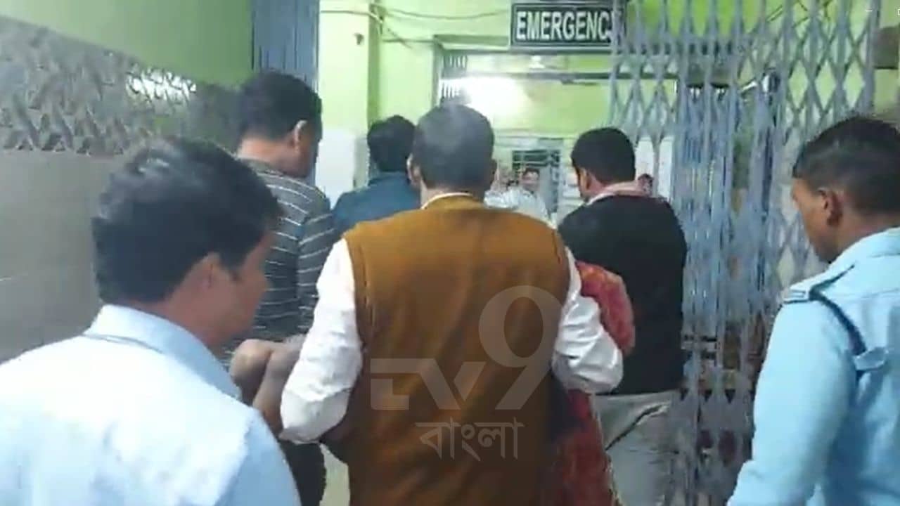 Birbhum Blast: বীরভূমের মাড়গ্রামে বিস্ফোরণে জখম বালকের দৃষ্টিশক্তি হারানোর আশঙ্কা