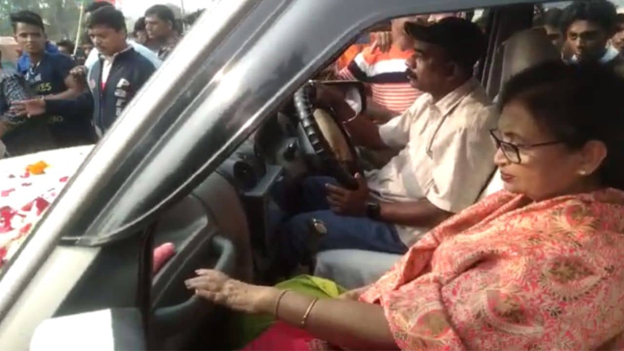 Basanti TMC Clash: বাসন্তীতে পোস্টারে-পোস্টারে ছয়লাপ, দলেরই বিধায়কের নামে চন্দ্রিমাকে নালিশ তৃণমূল কর্মীদের