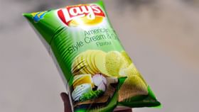 Chips Packet Gas: চিপসের প্যাকেটে হাওয়া ভরা থাকে কেন? যে রহস্যে বাস্তবটা আপনার সামনে ধরা দেবে Chips Packet Gas: চিপসের প্যাকেটে হাওয়া ভরা থাকে কেন? যে রহস্যে বাস্তবটা আপনার সামনে ধরা দেবে
