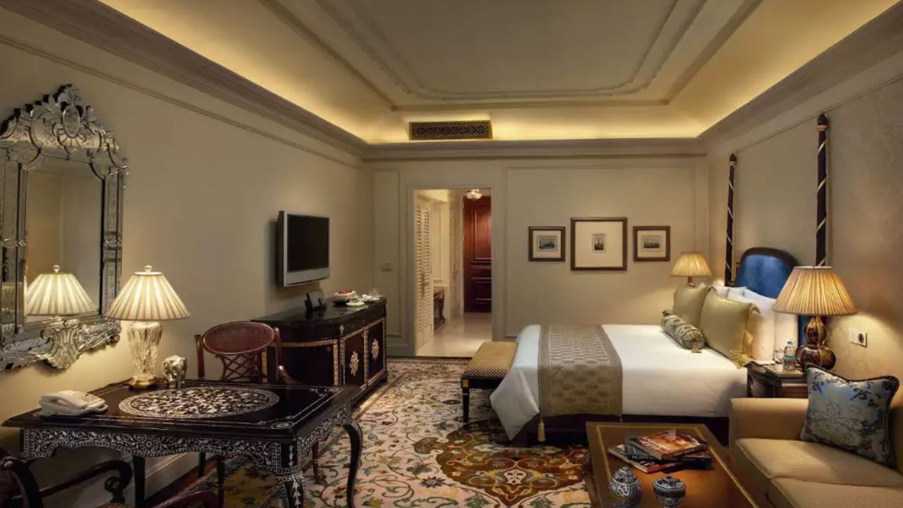 Delhi Hotel: আবু ধাবির রাজপরিবারের কর্মী পরিচয়ে পাঁচতারা হোটেলে চারমাস বাস, ২৩ লক্ষ টাকা বিল করে উধাও