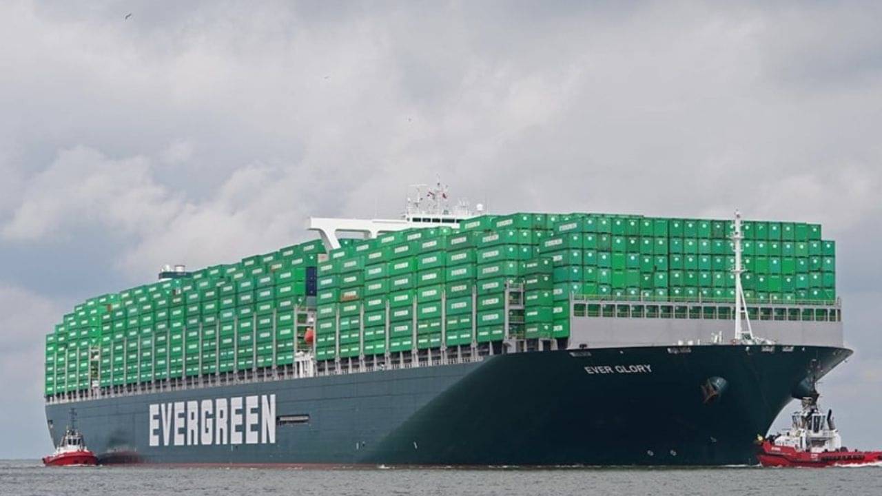 Evergreen Shipping Company: কাজের পুরস্কার! চার বছরেরও বেশি সময়ের সমপরিমাণ বেতন বোনাস পাচ্ছেন কর্মীরা