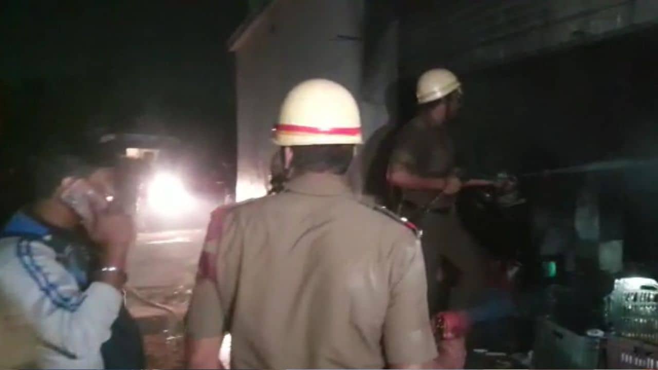 Fire: মহেশতলায় বাইকের সার্ভিস সেন্টারে বিধ্বংসী আগুন, অগ্নিদগ্ধ হয়ে মৃত্যু শ্রমিকের