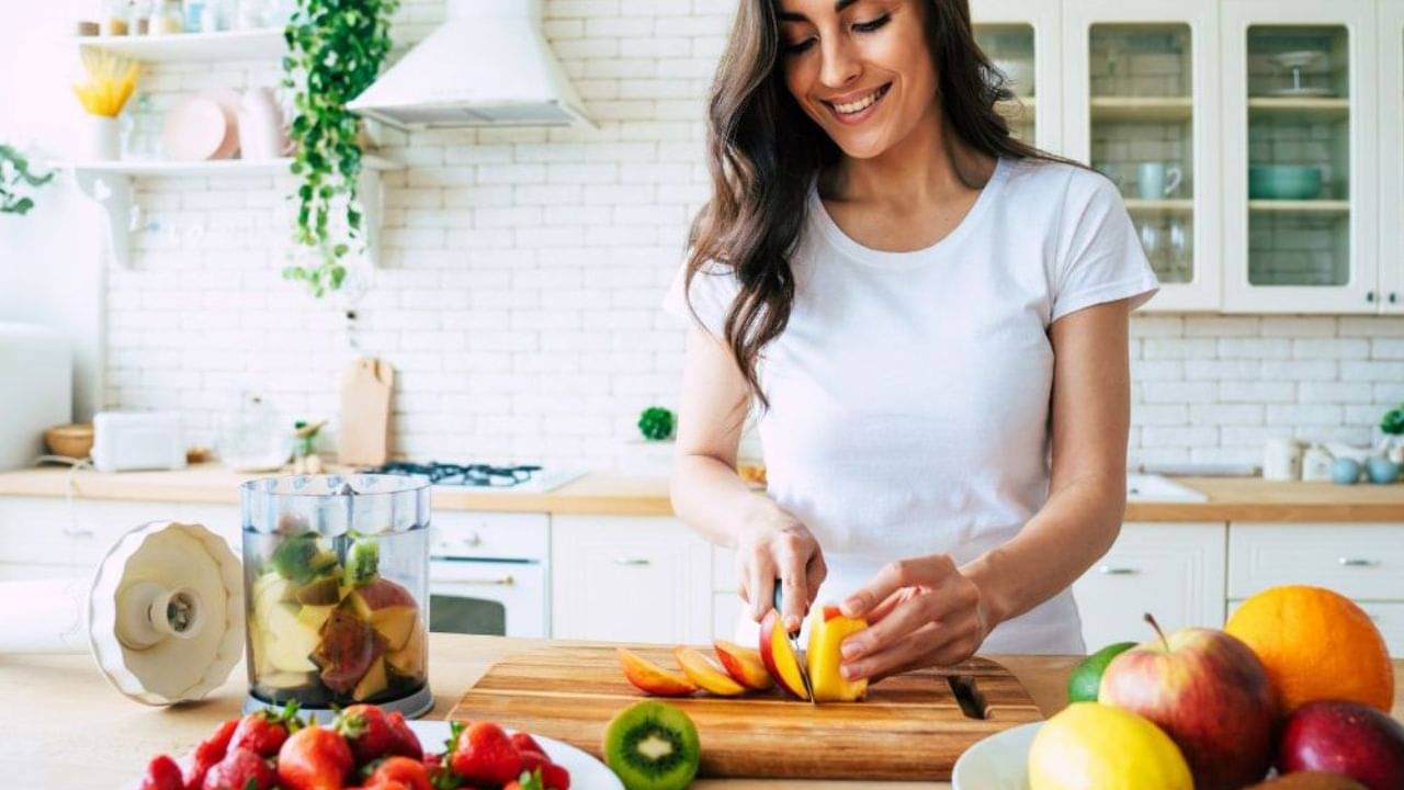 Diabetes Control Foods: ডায়াবেটিসের সমস্যা রয়েছে? জেনে নিন কী ফল খাবেন আর কোনটি খাবেন না