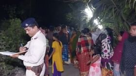 Kultali Minor Marriage: ছাদনাতলায় পুলিশ দেখে পগার পার পাত্র, বেঁকে বসল পাত্রীও! পুরোহিত বললেন, ‘খেতে বললেন, তাই… Kultali Minor Marriage: ছাদনাতলায় পুলিশ দেখে পগার পার পাত্র, বেঁকে বসল পাত্রীও! পুরোহিত বললেন, ‘খেতে বললেন, তাই…