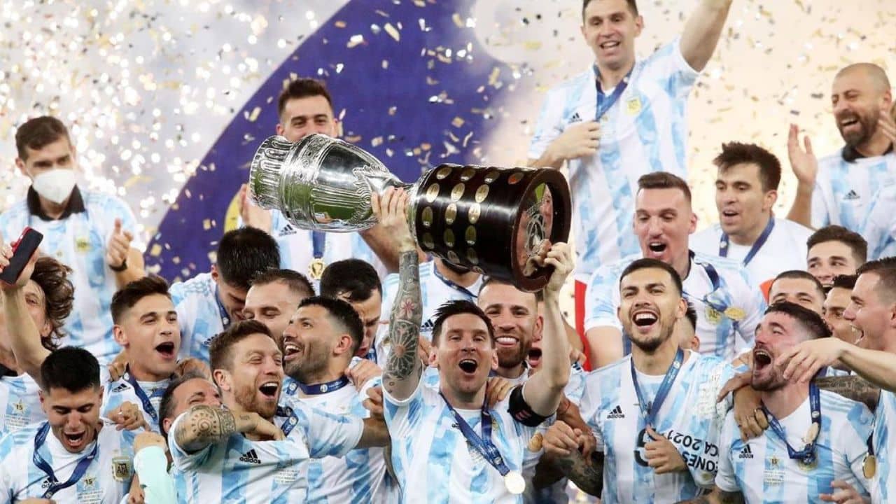 Lionel Messi: মারাদোনার হাত থেকে বিশ্বকাপ নিতে পারলে খুশি হতাম, আবেগতাড়িত মেসি