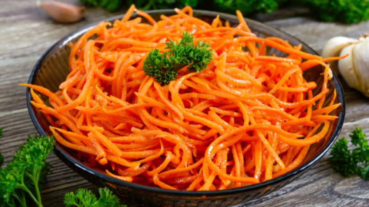 Carrot Health Benefits: ভোগাচ্ছে হরমোনের অসামঞ্জস্যতা? গাজরের এই স্যালাড রোজ খেলেই কাজ হবে