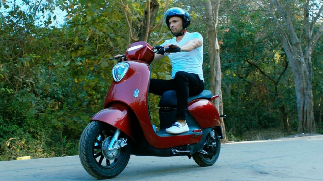 Liger Self Balancing E-Scooter: মাটিতে পা না রাখলেও দাঁড়াবে এই ই-স্কুটার, দাম 90000 টাকা