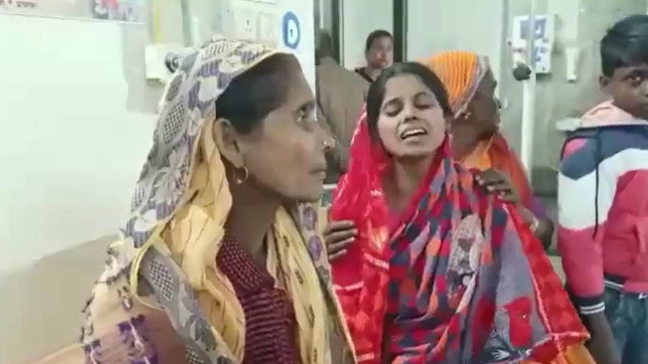 Road Accident : রাস্তাতেই মৃত্যু ফাঁদ, বিয়ের নিমন্ত্রণ করতে বেরিয়ে চিরতরে হারাল কাছের বন্ধু