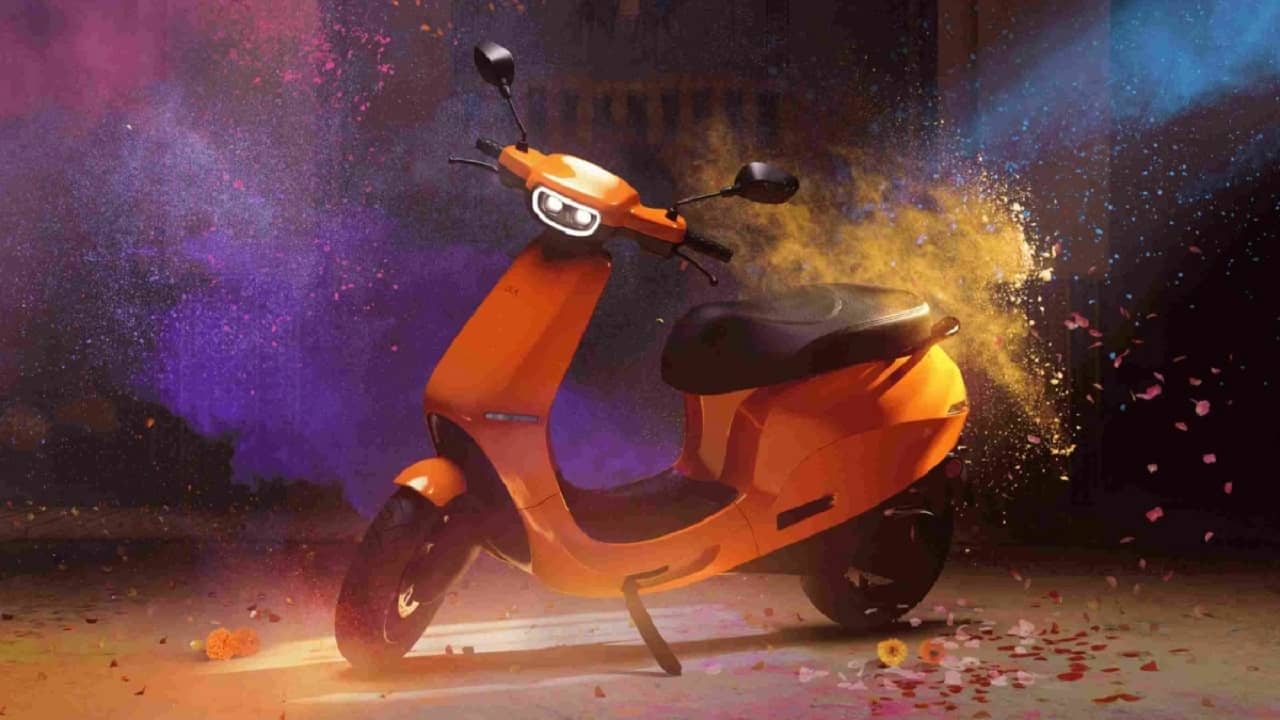 Ola E-Scooters: আকাশছোঁয়া চাহিদা, S1 ও S1 Pro-র গেরুয়া এডিশনটি নতুন করে লঞ্চ করল Ola Electric