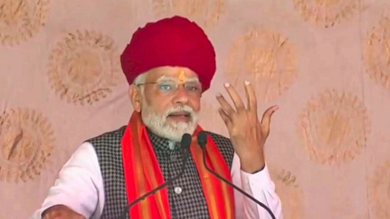PM Narendra Modi: 'কী কাজ করছেন, সোশ্যাল মিডিয়ায় জানান', ভোটের বাদ্যি বাজতেই 'ঢাক পেটানো'র পরামর্শ নমোর