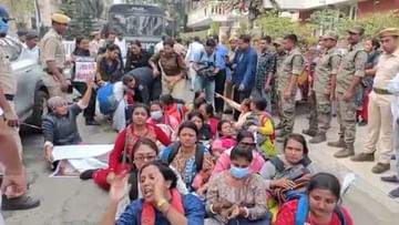 Job seekers protest: ১৪৪ ধারা উপেক্ষা করেই আন্দোলন চাকরিপ্রার্থীদের, বিকাশভবন পৌঁছনোর আগেই আটক কয়েকজন