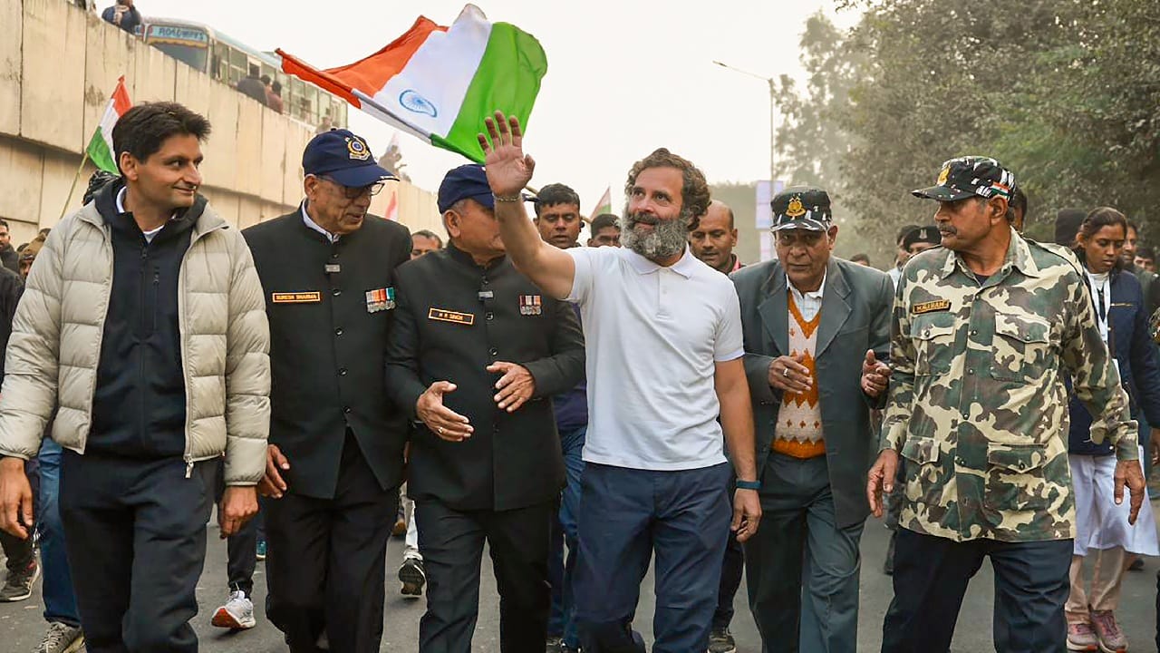 নিজের ভাবমূর্তি সম্পর্কে তিনি বলেন, "ভাবমূর্তি নিয়ে আমার কিছু যায়-আসে না। ভাবমূর্তি নিয়ে আমার কোনও আগ্রহই নেই। যে ভাবমূর্তি আপনার মনে রাখতে চান, রেখে দিন। আপনার মনে আমার ভাল ভাবমূর্তি হলে, সেটাই থাক। খারাপ হলে, তাও থাক। সেটা আপনার ভাবনা, আমার নয়।"