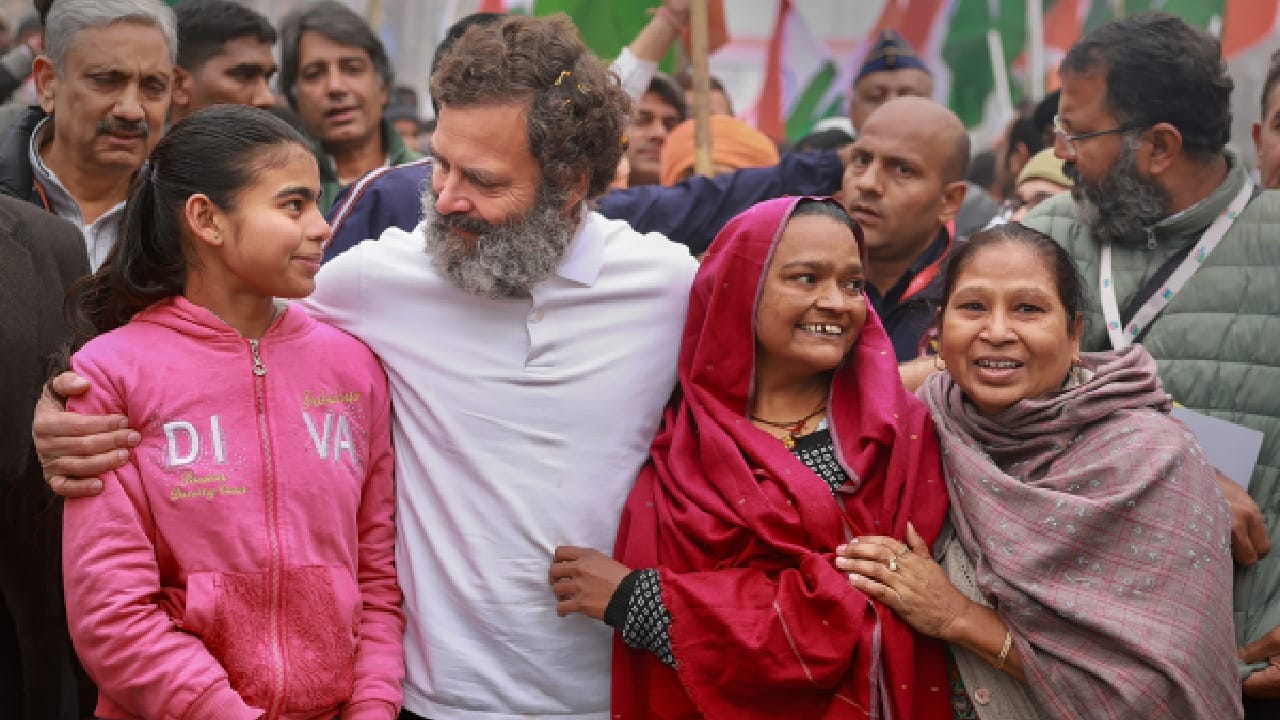 রবিবার, 'ভারত জোড়ো যাত্রা' বিষয়ে হরিয়ানায় সাপ্তাহিক সাংবাদিক সম্মেলনে তাঁর ভাবমূর্তি নিয়ে প্রশ্ন করতেই রাহুল  গান্ধী বলেন, "আপনাদের মনে যে রাহুল গান্ধী আছে, তাকে আমি মেরে ফেলেছি।"