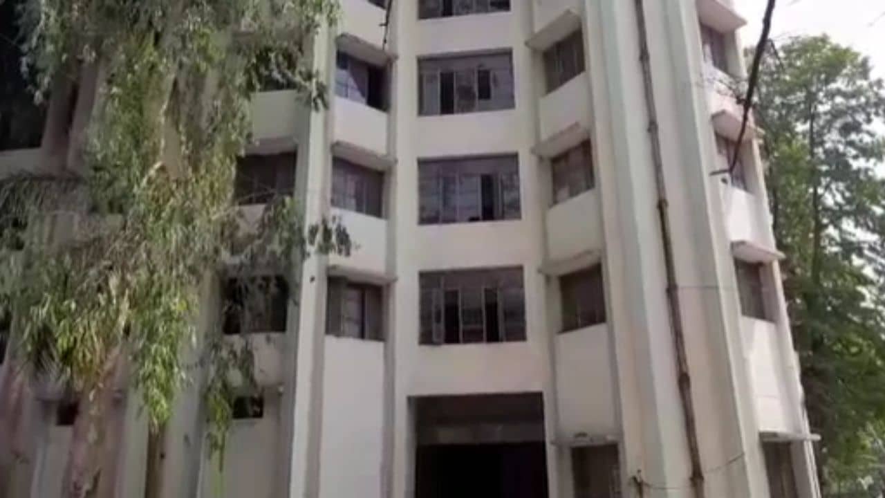 Coal Smuggling Case: ২ বছর ধরে মিলছিল না খোঁজ, কয়লা পাচার মামলায় অনুপ মাজি ঘনিষ্ঠের আদালতে আত্মসমর্পণ