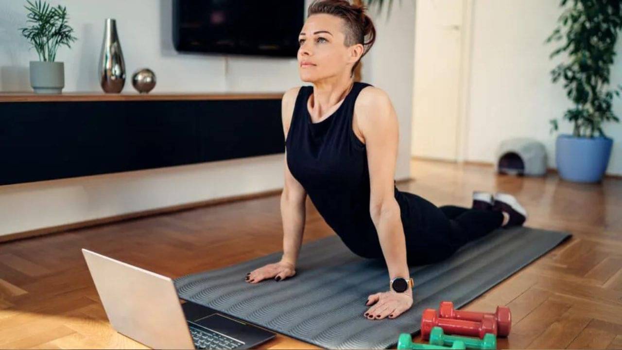 Rid of Back Pain: পিঠের ব্যথাকে তুড়ি মেরে ওড়াতে করুন এই ৪ অতি সহজ ব্যায়াম!