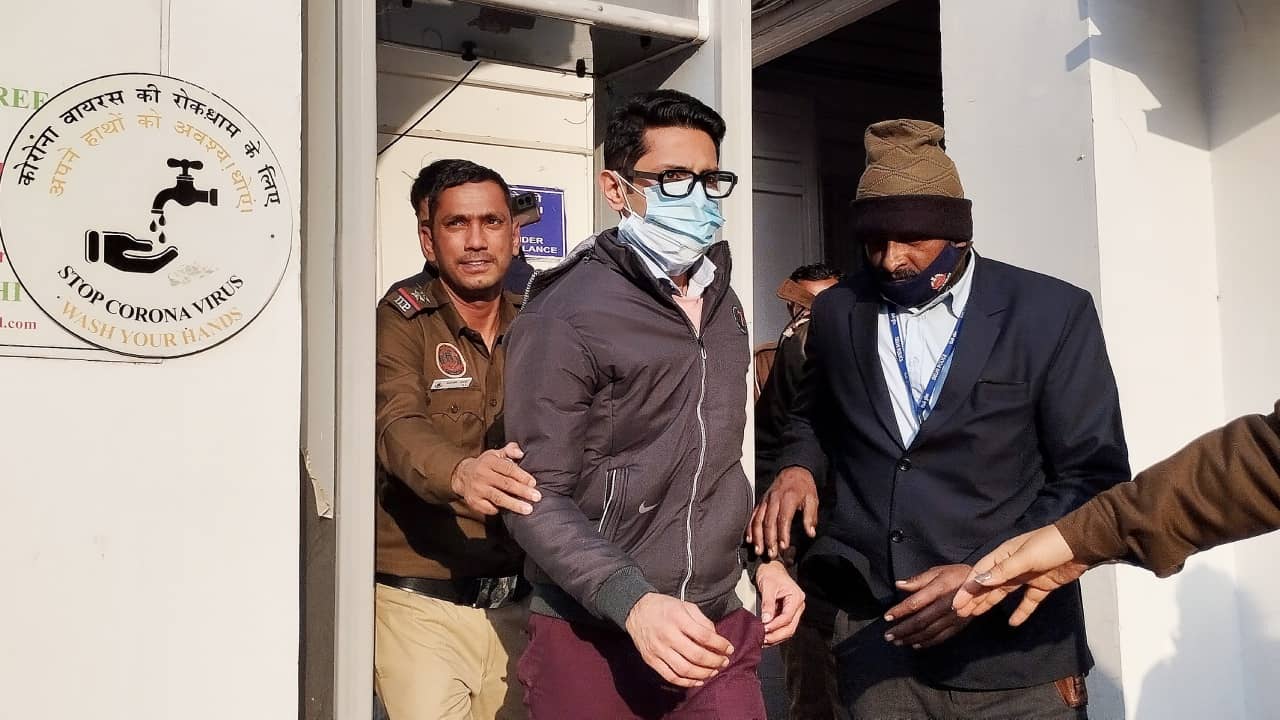 Pee at Plane: মহিলা নিজেই করে ফেলেছিলেন, বিমানে প্রস্রাব কাণ্ডে চাঞ্চল্যকর দাবি অভিযুক্তের