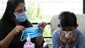 Sneezing Home Remedies: ঠাণ্ডা-গরমে সর্দি বসে হাঁচি কাশিতে নাজেহাল? ঘরোয়া এই উপাদানেই হবে প্রতিকার Sneezing Home Remedies: ঠাণ্ডা-গরমে সর্দি বসে হাঁচি কাশিতে নাজেহাল? ঘরোয়া এই উপাদানেই হবে প্রতিকার