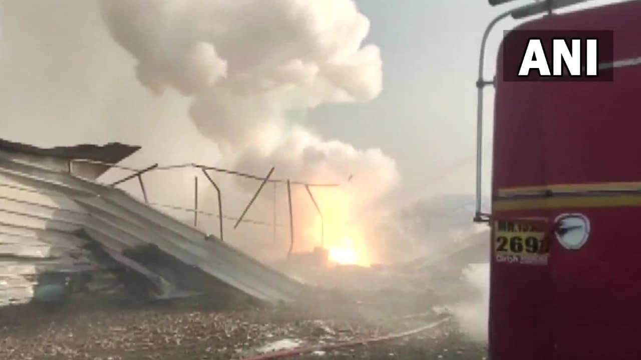 Solapur Fire: সোলাপুরে বাজি কারখানায় বিস্ফোরণ থেকে ছড়িয়ে পড়ল আগুন, মৃত ৩