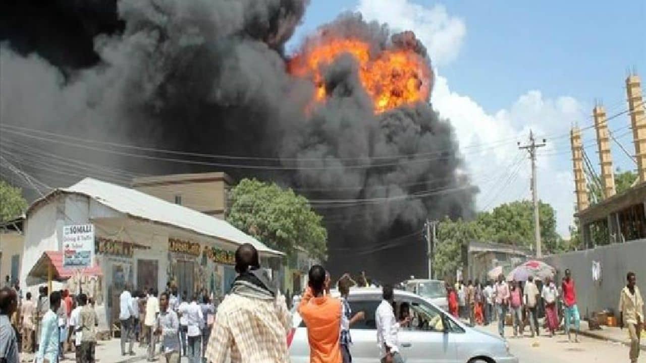 Sukantanagar Fire: আচমকাই বিস্ফোরণ, গ্যাস সিলিন্ডার ফেটে সুকান্তনগরে ভস্মীভূত বাড়ি