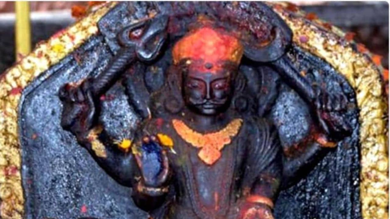 Makar sankranti 2023: মকর সংক্রান্তির দিন সূর্যদেব ও শনিদেবকে সন্তুষ্ট করলেই সরে যাবে শনির কুদৃষ্টি! দোষ কাটাবেন কীভাবে?