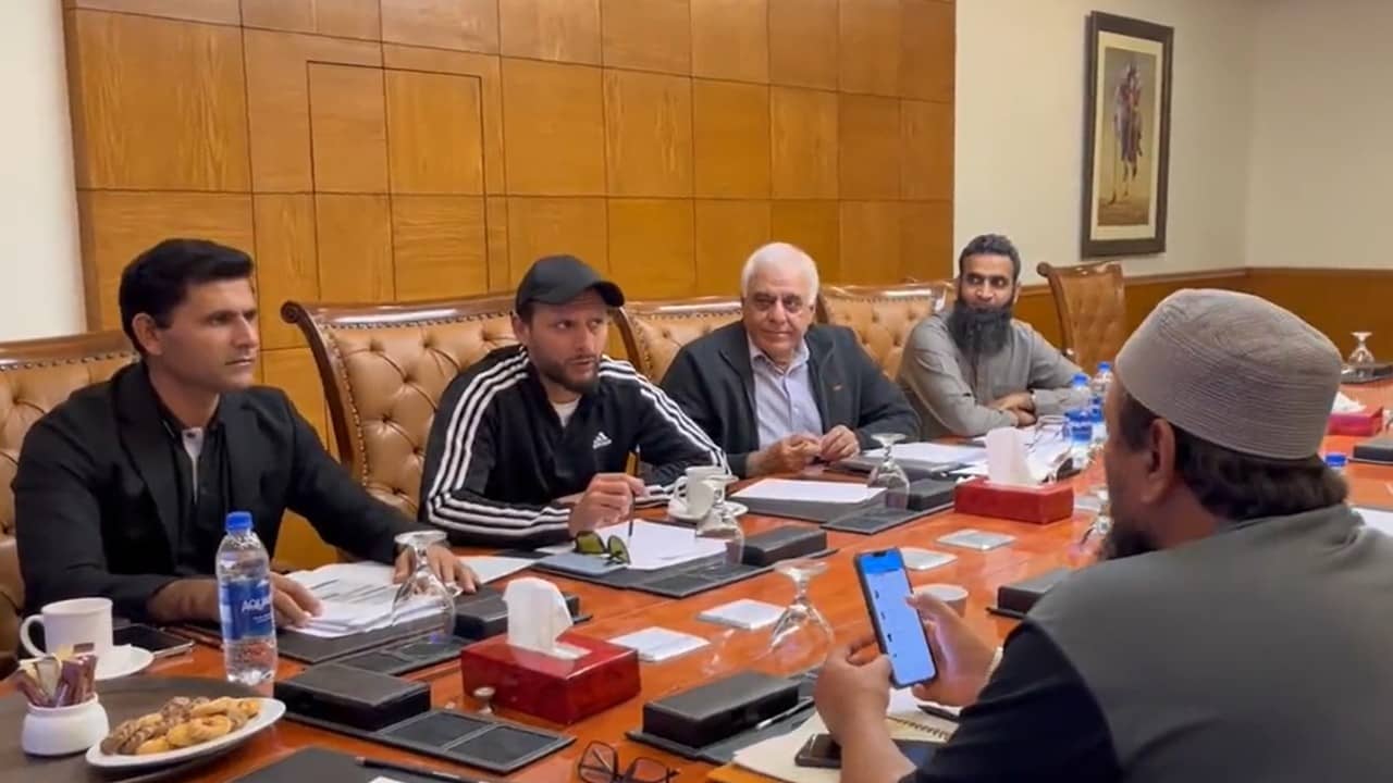 Pakistan Cricket: পাক দলে জায়গা পেতে নতুন শর্ত আফ্রিদির, চাপে বাবর-রিজওয়ানরা