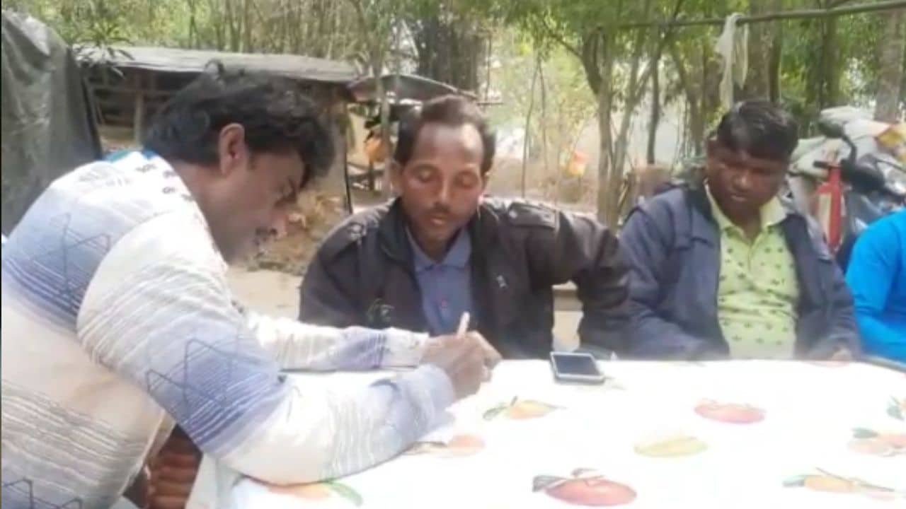 TMC: উন্নয়ন করতে বাধা দিচ্ছে দল, অভিযোগ তুলে দল ছাড়লেন তৃণমূলের উপপ্রধান ও অঞ্চল চেয়ারম্যান