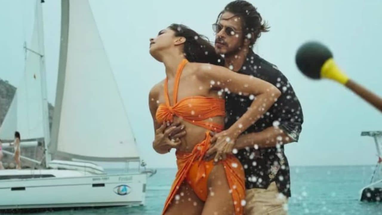 Pathaan Controversy: সোশ্যাল মিডিয়া থেকে সরানো হোক বেশরম রঙ, এবার জমা পড়ল শিশুকল্যাণ দফতরের আবেদন