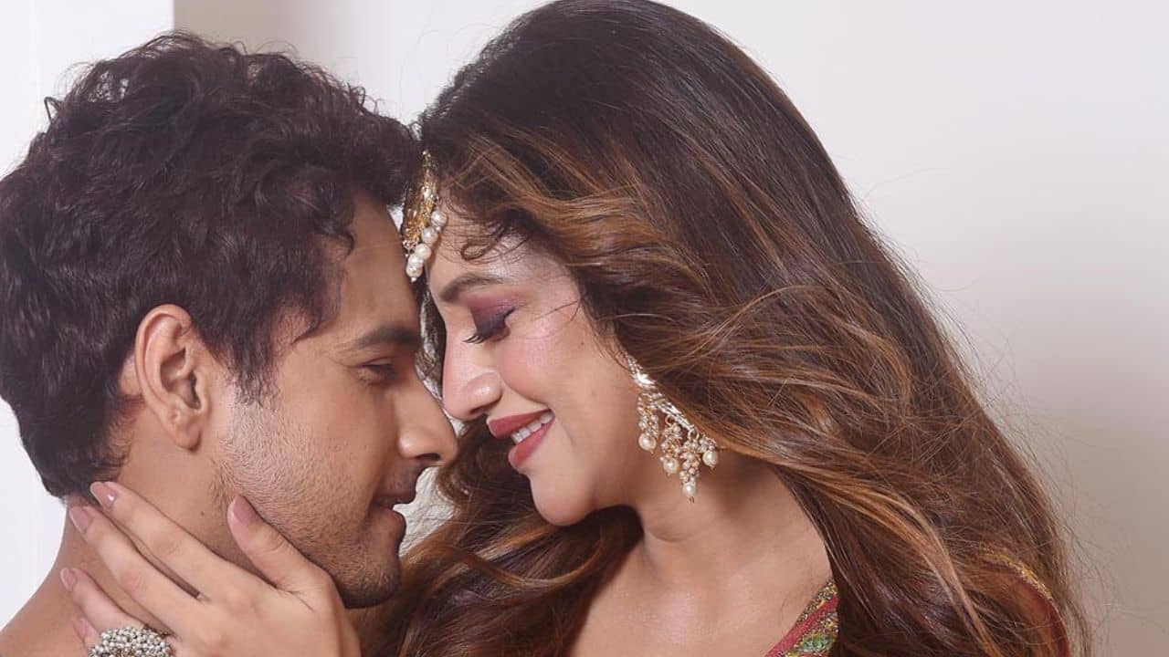 Nusrat Jahan Birthday: জন্মদিনে নুসরতকে আদুরে শুভেচ্ছা যশের, মধ্যরাতে কী সারপ্রাইজ দিলেন?