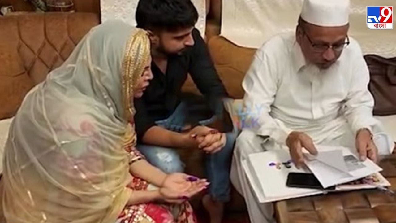 তবে একবার নয় রাখীর জীবনে প্রেম এসেছে বারংবার। রাখীর অভিযোগ আদিলের মতোই বারবার মনও ভেঙেছে তাঁর। জেনে নেওয়া যাক রাখীর জীবনের প্রেম ভাঙার আখ্যান। 