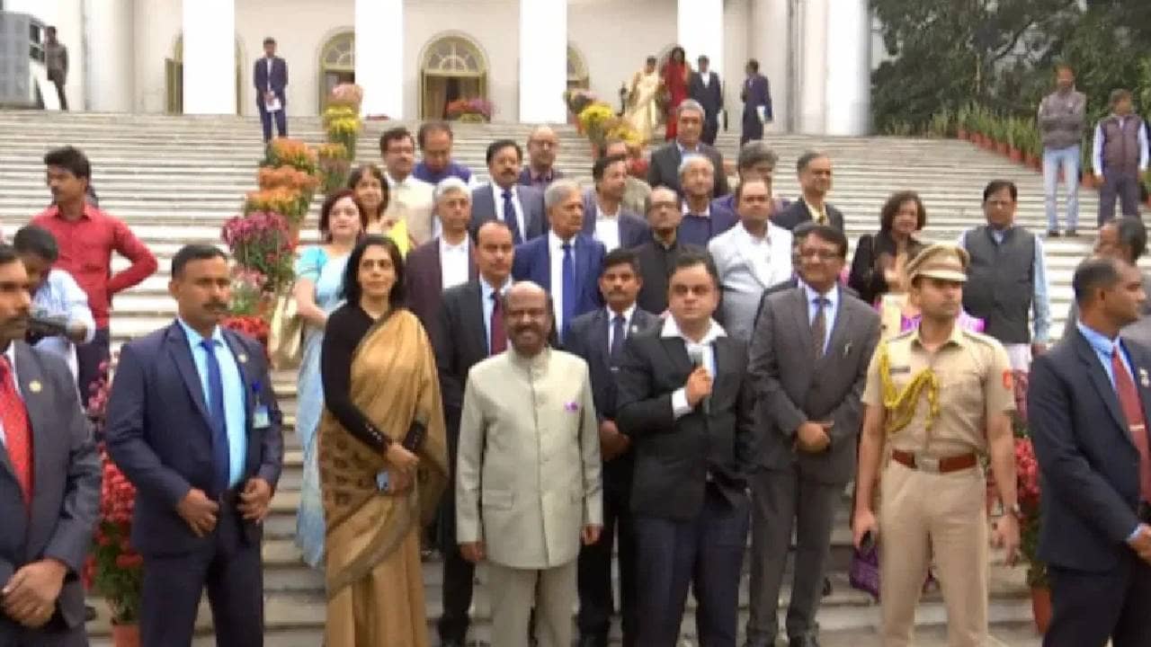 Vice-Chancellor’s Meeting : আচার্য যখন বোস, কী কী আলোচনা হল শিক্ষামন্ত্রী-উপাচার্যদের সঙ্গে?