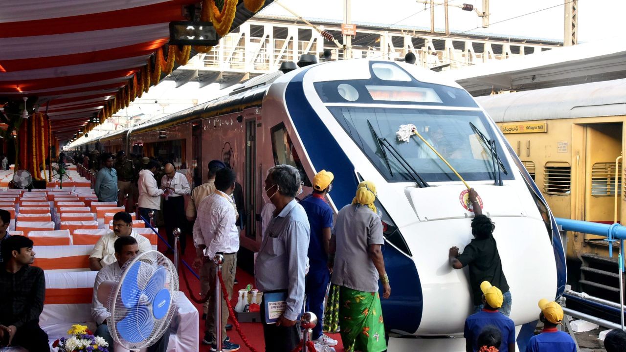 Vande Bharat Express: শীঘ্রই আসছে নতুন বন্দে ভারত, ৩০০ কিমি পথ পৌঁছনো যাবে পৌনে ২ ঘণ্টায়