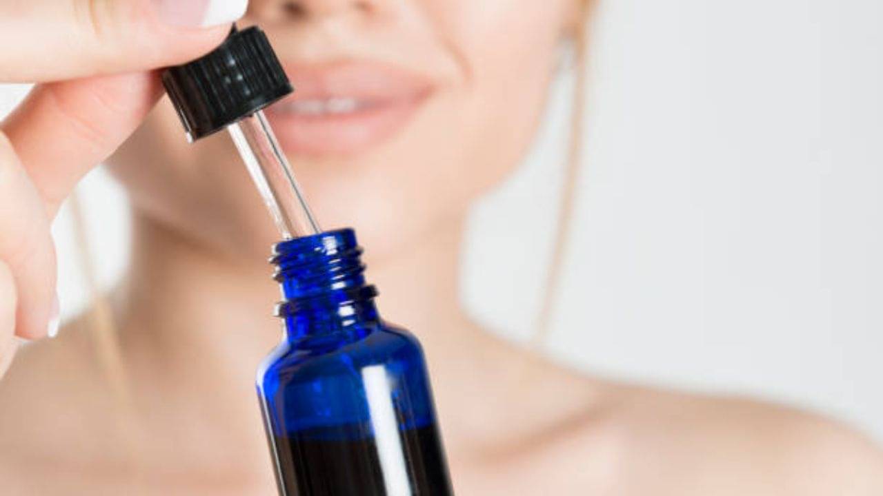 Hyaluronic Acid: রূপচর্চায় দুনিয়ায় ট্রেন্ডিং হাইলরোনিক অ্যাসিড, কোন কাজে লাগে এই ফেস সিরাম?