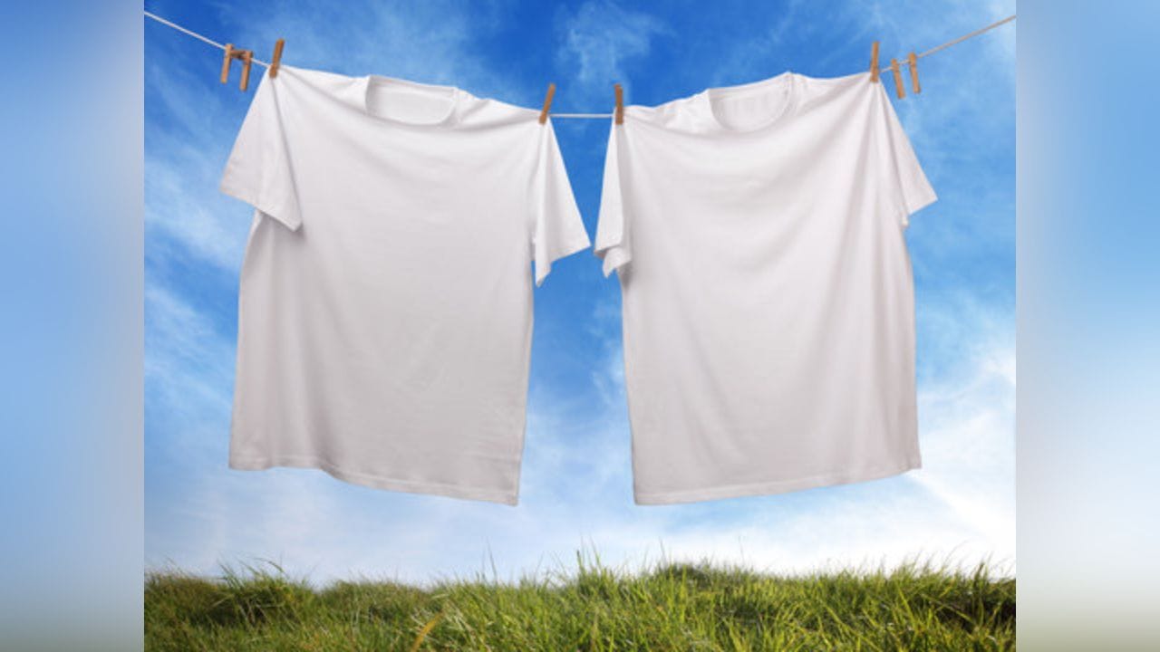 White Clothes Washing Tips লন্ড্রি ছাড়াই সাদা কাপড়কে করে তুলুন