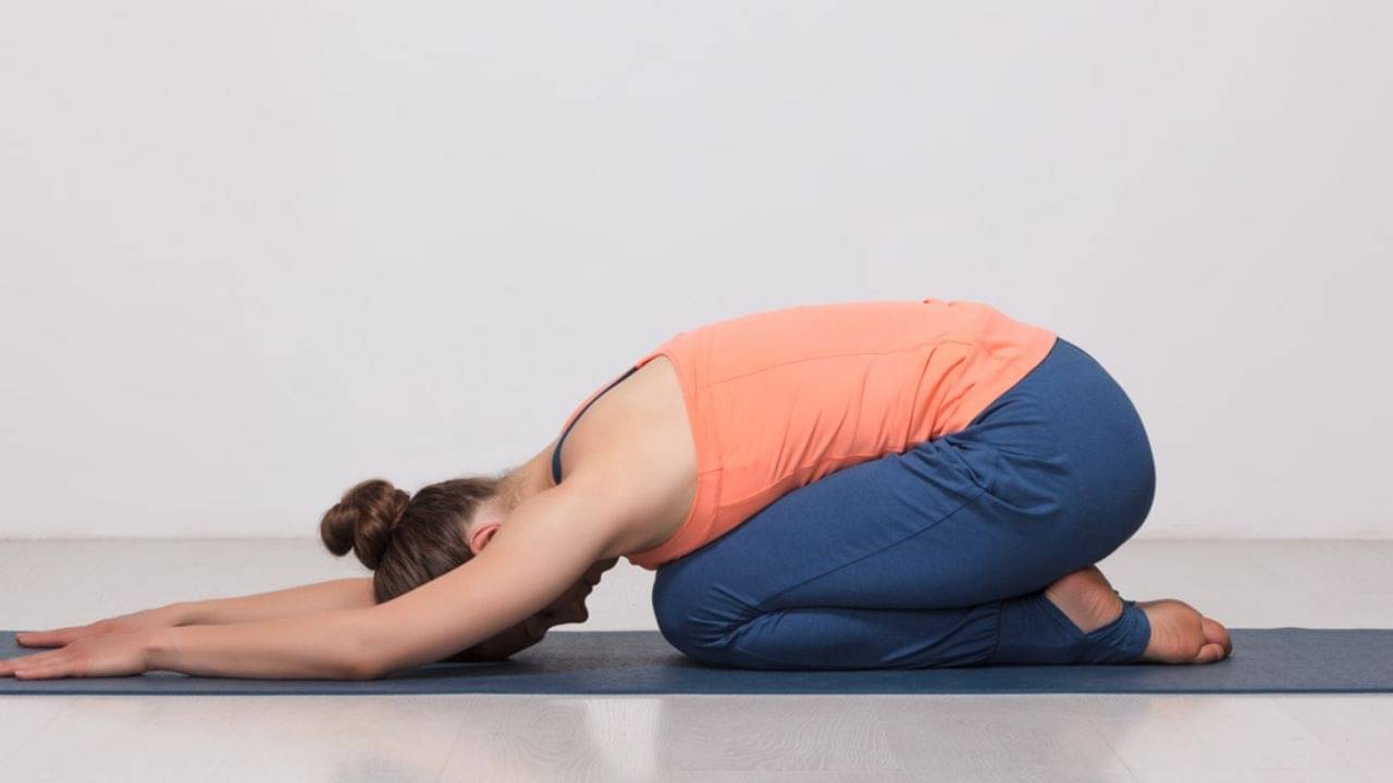 Menstrual Pain Relief: পিরিয়ডের ব্যথা থেকে রেহাই দেবে এই ৫ যোগাসন