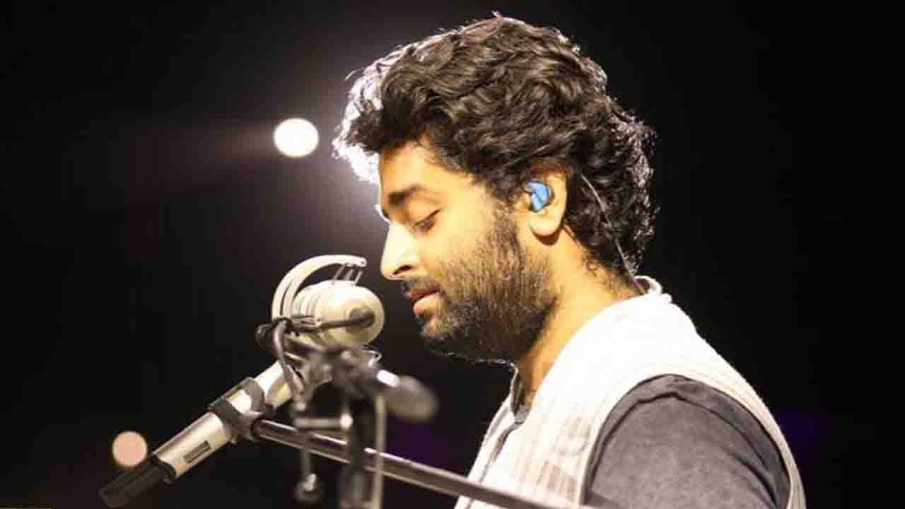 Arijit Singh: কথা শুনছিস, নাকি রোবট, বুদ্ধি আছে?, রাস্তায় এভাবে কাকে ধমক দিলেন অরিজিৎ সিং?
