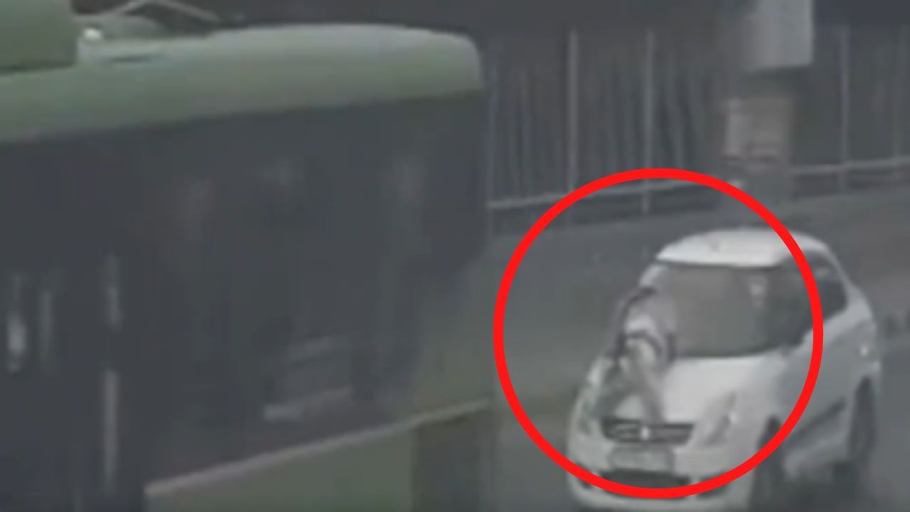 Delhi Man Dragged in Car: ওভারটেক করা নিয়ে কথা কাটাকাটি, ধাক্কা মেরে অর্ধেক কিলোমিটার টেনে নিয়ে গেল গাড়ি