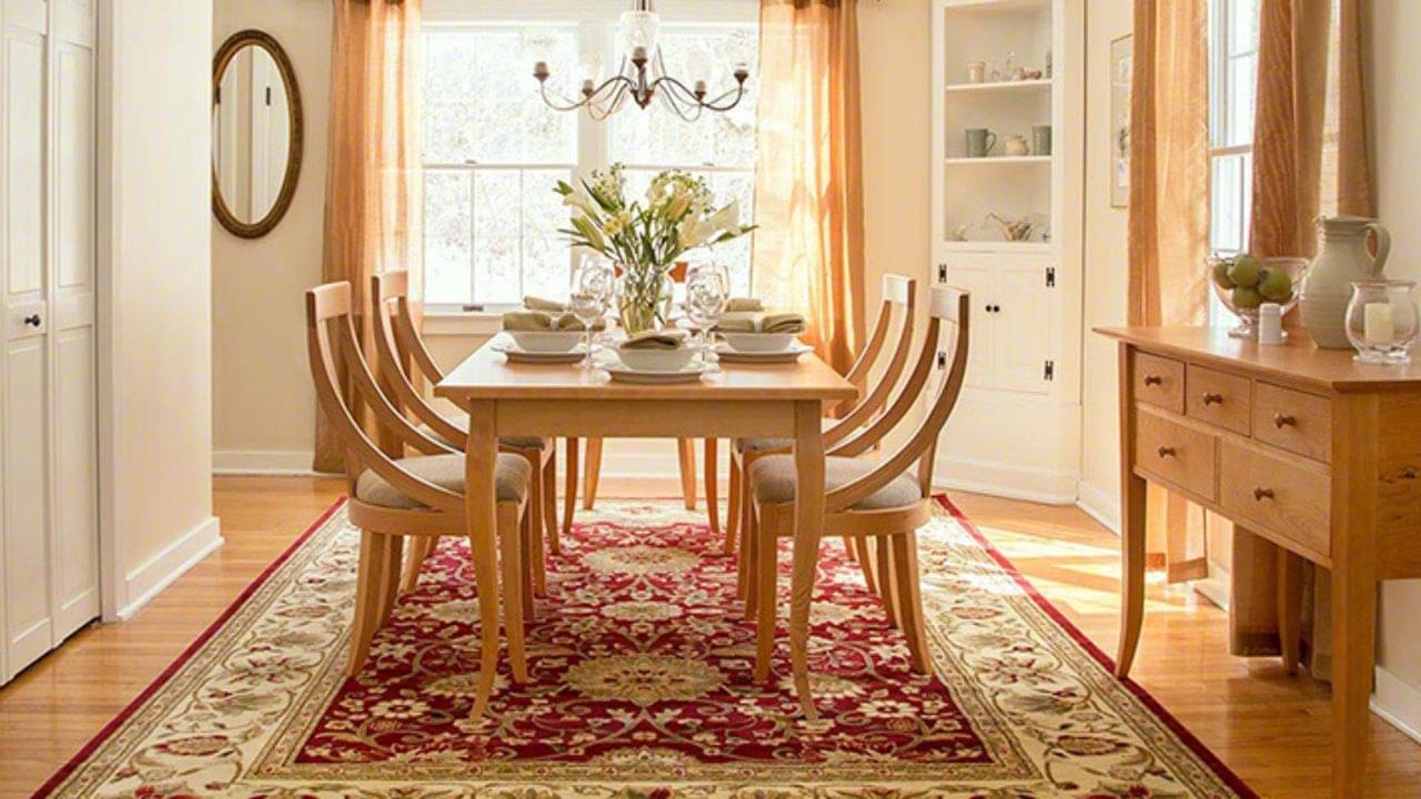 Vastu Tips: বাড়ির কোনদিকে মুখ করে খাবার খাওয়া উচিত? ডাইনিং টেবিল থাকবে কোনদিকে?