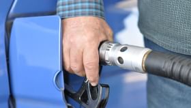 Pakistan Fuel Price Hike: পেট্রোল লিটার প্রতি ২৫০ রুপি, ২৬২ পার করল ডিজেল! জ্বালানির দাম বাড়িয়ে আরও জ্বালা বাড়াল পাকিস্তান Pakistan Fuel Price Hike: পেট্রোল লিটার প্রতি ২৫০ রুপি, ২৬২ পার করল ডিজেল! জ্বালানির দাম বাড়িয়ে আরও জ্বালা বাড়াল পাকিস্তান