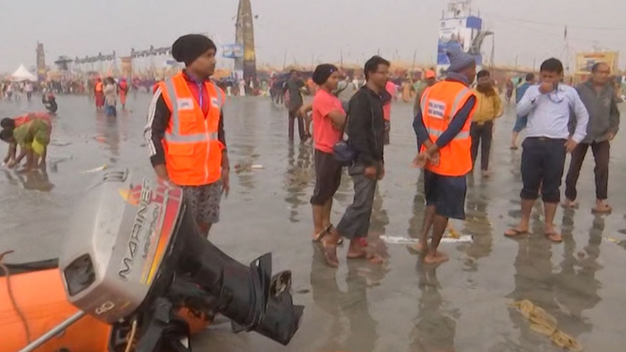 সিভিল ডিফেন্স, এনডিআরএফ মোতায়েন আছে। ভারত ছাড়াও বিদেশের মানুষ এসেছেন। তাই বাংলা, হিন্দি, তামিল-সহ বিভিন্ন ভাষায় পুণ্যার্থীদের উদ্দেশে ঘোষণা করা হচ্ছে। 
