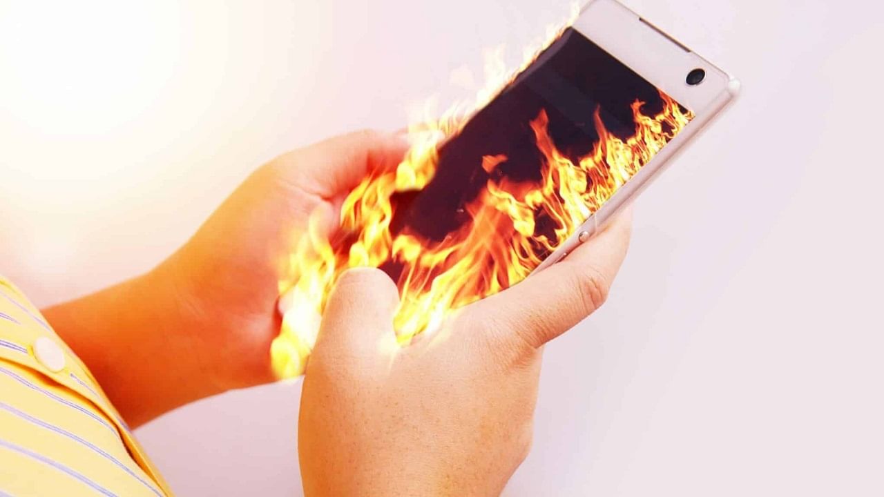 Smartphone Over Heating: আগুনে গরম Samsung ফোন? যে সহজ টোটকায় ঠান্ডা করবেন