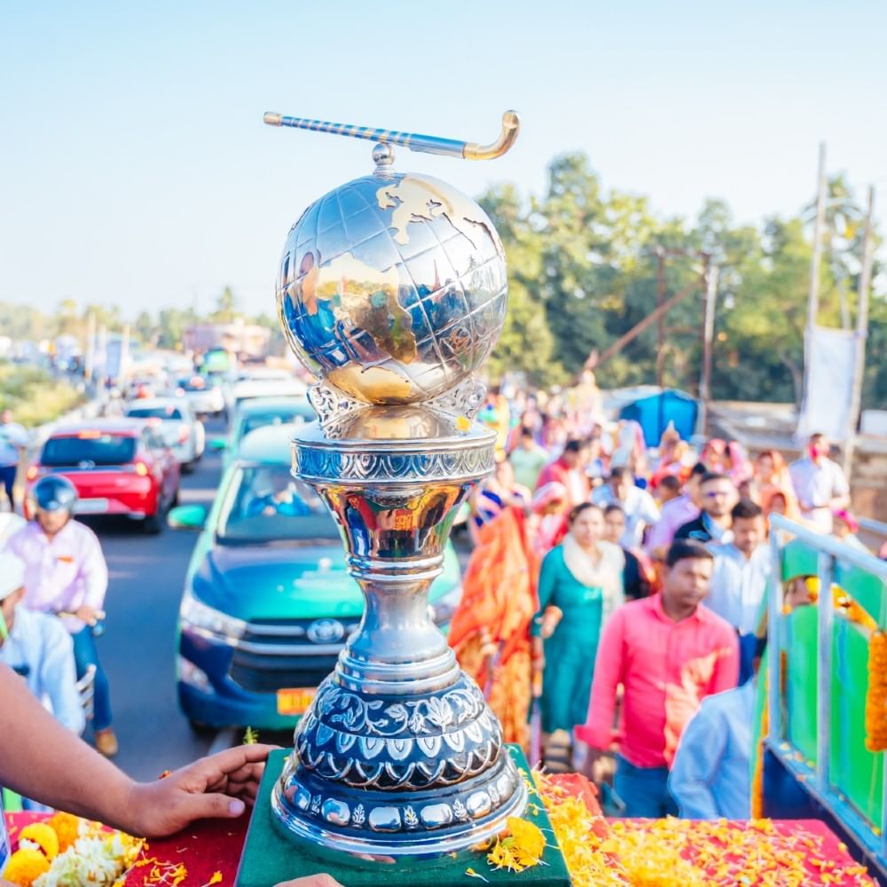 ভারতীয় স্বাধীনতা সংগ্রামী বিরসা মুন্ডার নামানুসারে স্টেডিয়ামটি ওড়িশার সুন্দরগড় জেলার বিজু পট্টনায়েক ইউনিভার্সিটি অফ টেকনোলজি ক্যাম্পাসের ভিতরে ৫০ একর জমিতে তৈরি করা হয়েছে এই স্টেডিয়ামটি। (ছবি-ওড়িশা স্পোর্টস টুইটার)